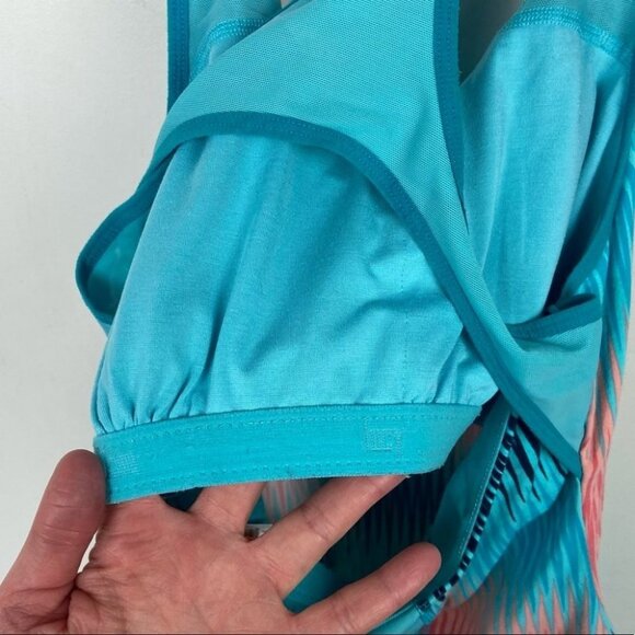 Lucy Blue Pink‎ Tank Top Built In Bra Size Small Supportive Stretch Running Teal - Picture 6 of 15